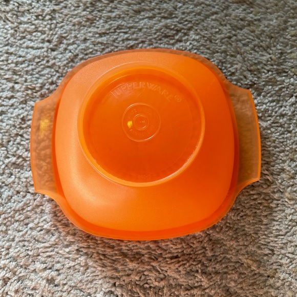 Tupperware bowl - Picture 3 of 6